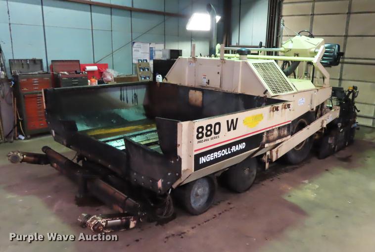 image for item DF1267 1995 Ingersoll Rand 880W Pro-Pan Series paver