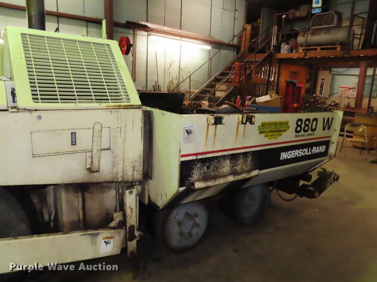 image for item DF1267 1995 Ingersoll Rand 880W Pro-Pan Series paver