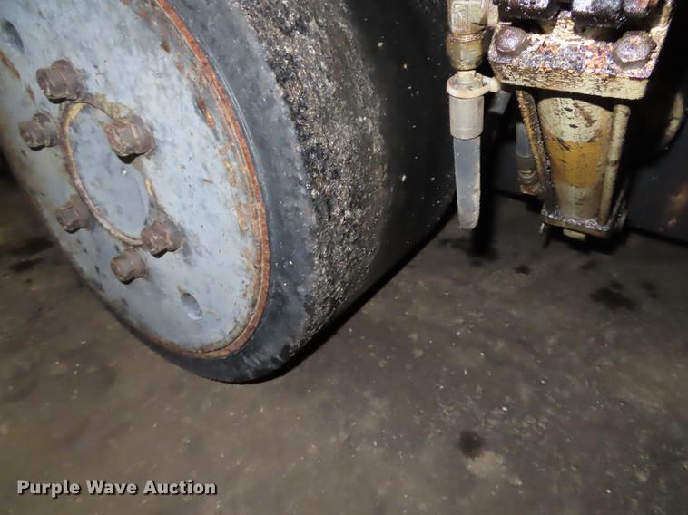 image for item DF1267 1995 Ingersoll Rand 880W Pro-Pan Series paver