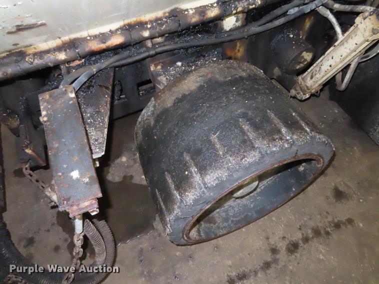 image for item DF1267 1995 Ingersoll Rand 880W Pro-Pan Series paver