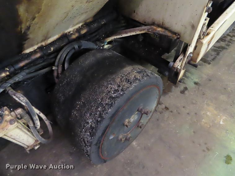 image for item DF1267 1995 Ingersoll Rand 880W Pro-Pan Series paver