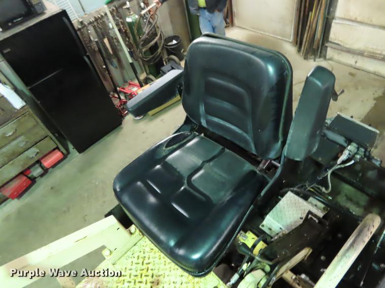 image for item DF1267 1995 Ingersoll Rand 880W Pro-Pan Series paver