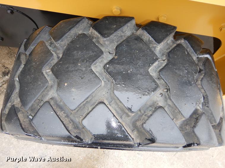 image for item DF1884 2006 Caterpillar 268B skid steer