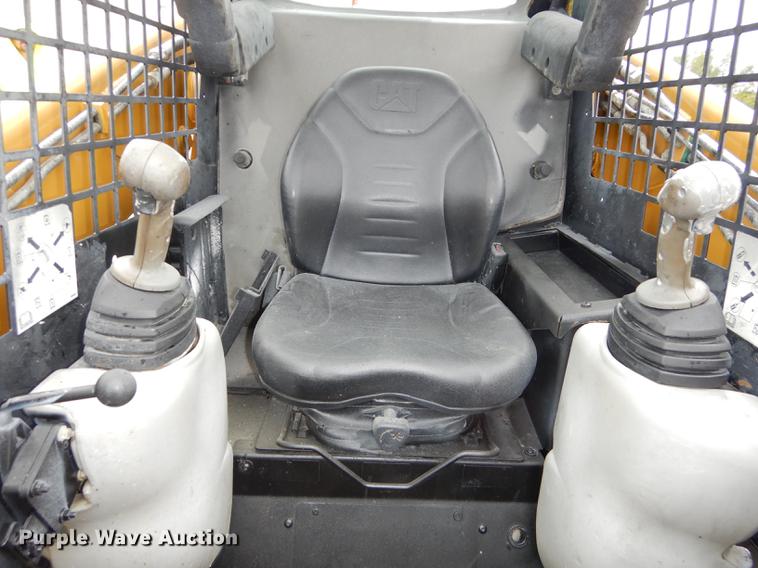 image for item DF1884 2006 Caterpillar 268B skid steer