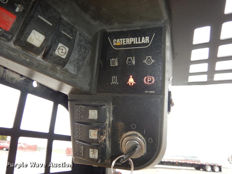 image for item DF1884 2006 Caterpillar 268B skid steer