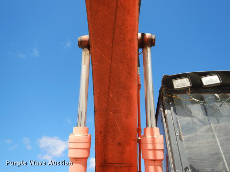 image for item DF1919 1995 Hitachi EX200LC-3 excavator