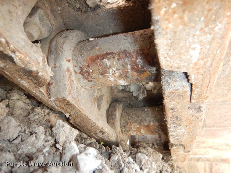 image for item DF1919 1995 Hitachi EX200LC-3 excavator