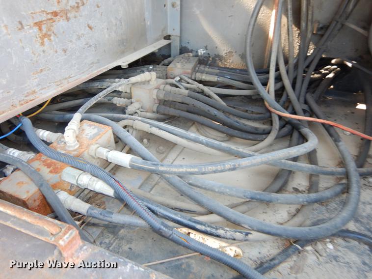 image for item DF1919 1995 Hitachi EX200LC-3 excavator