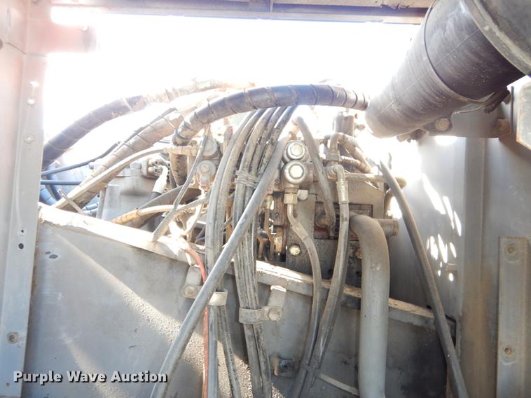 image for item DF1919 1995 Hitachi EX200LC-3 excavator