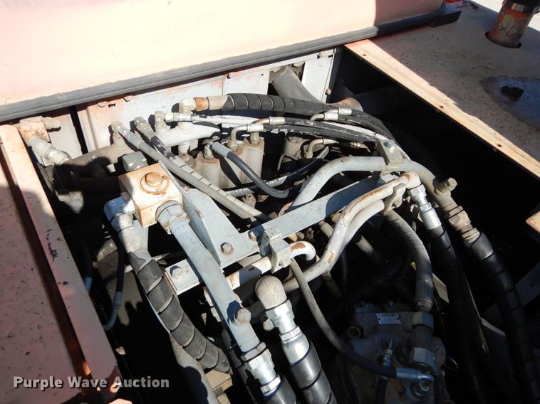 image for item DF1919 1995 Hitachi EX200LC-3 excavator