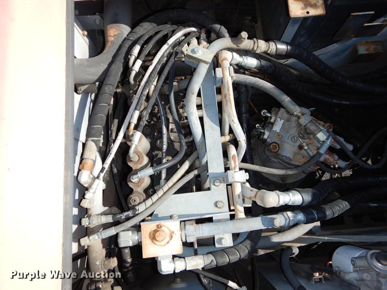 image for item DF1919 1995 Hitachi EX200LC-3 excavator