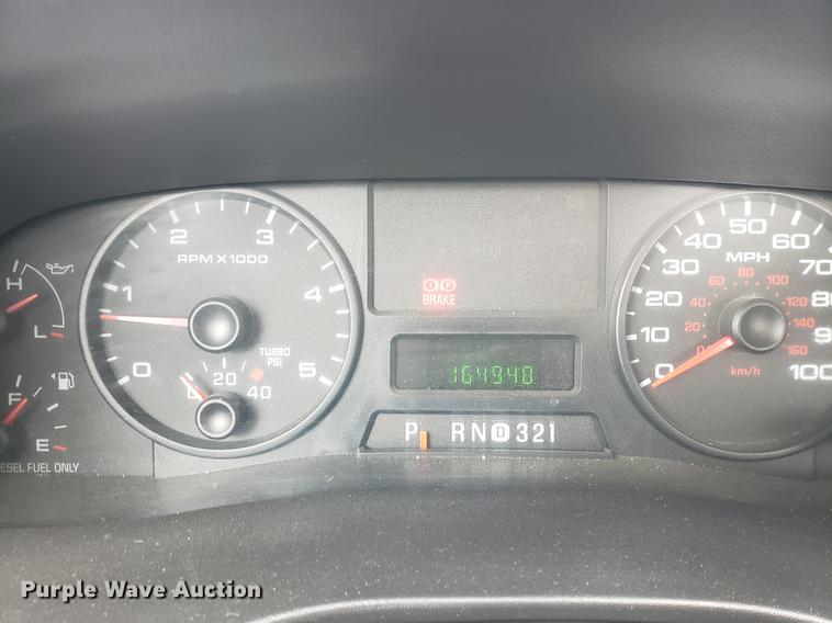 image for item DF2441 2006 Ford F550 Super Duty bucket truck