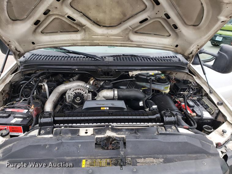 image for item DF2441 2006 Ford F550 Super Duty bucket truck