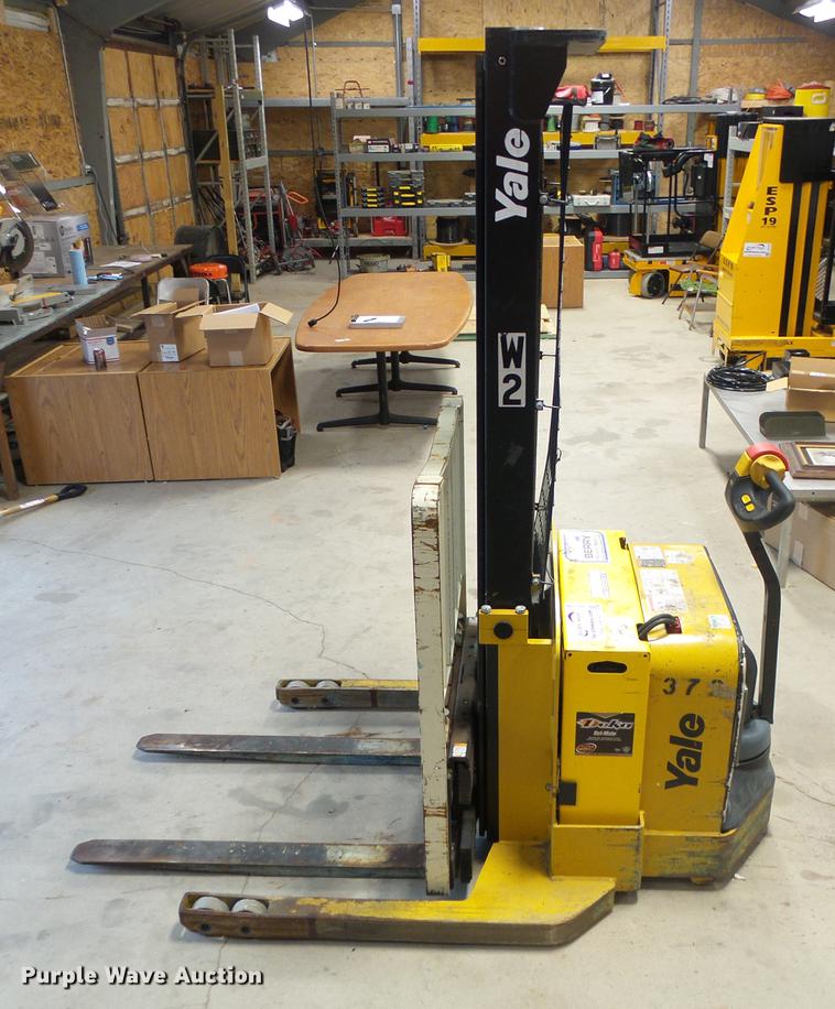 image for item DF2786 Yale MSW040-SFN forklift
