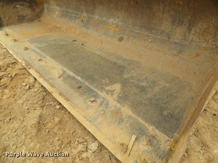 image for item DF2801 2005 John Deere 310 SG backhoe