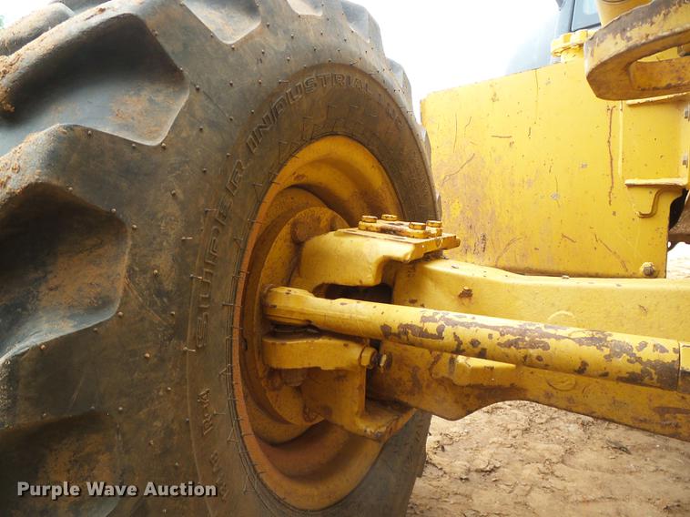 image for item DF2801 2005 John Deere 310 SG backhoe