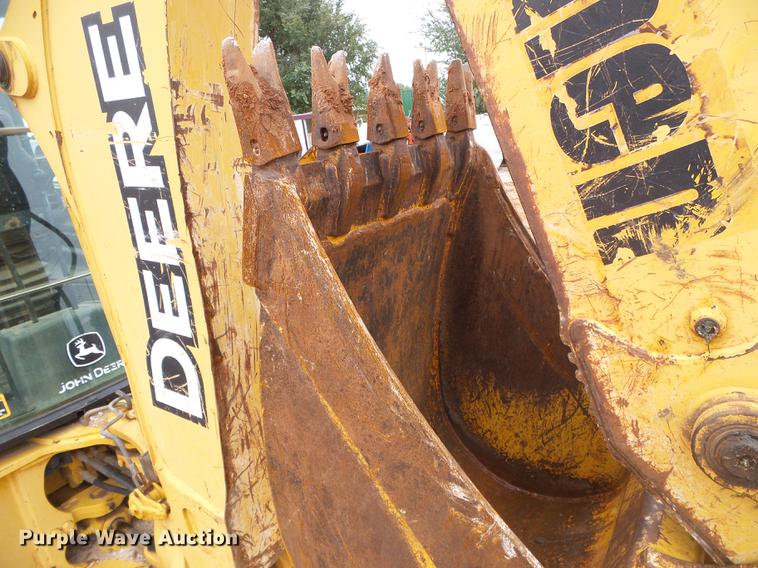image for item DF2801 2005 John Deere 310 SG backhoe