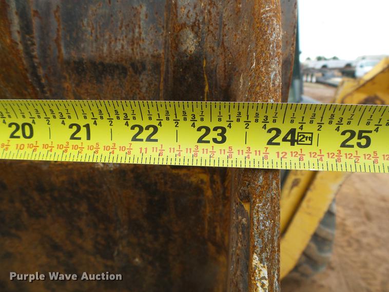 image for item DF2801 2005 John Deere 310 SG backhoe