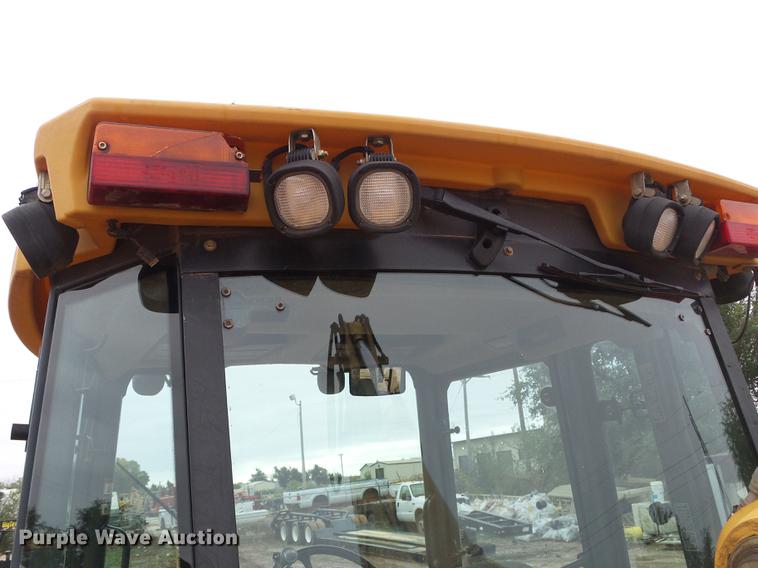 image for item DF2801 2005 John Deere 310 SG backhoe