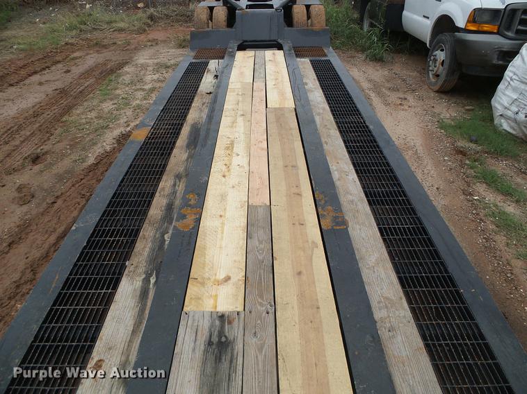 image for item DF2802 1988 Trail King TS80MG-483 low boy equipment trailer