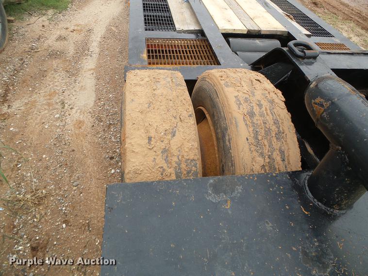 image for item DF2802 1988 Trail King TS80MG-483 low boy equipment trailer