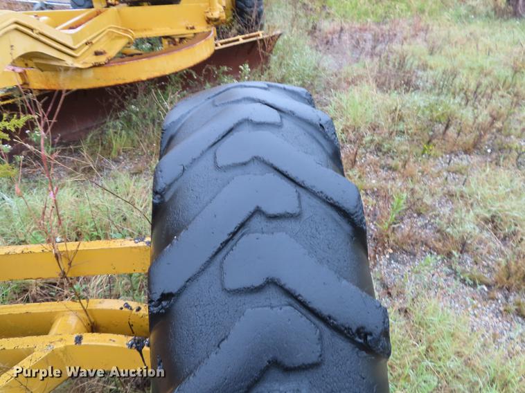 image for item DN9245 1966 Galion 104 Series B rigid frame motor grader