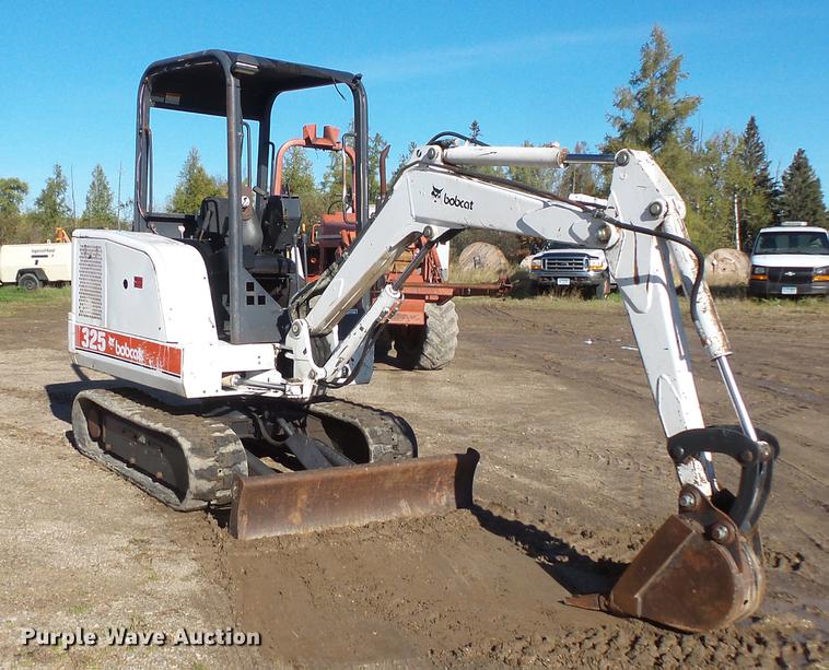 image for item DX9518 1996 Bobcat 325 mini excavator