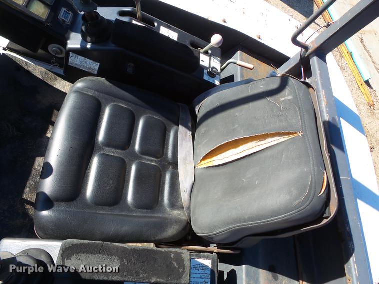 image for item DX9518 1996 Bobcat 325 mini excavator