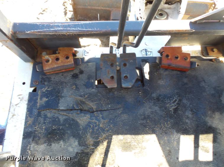 image for item DX9518 1996 Bobcat 325 mini excavator