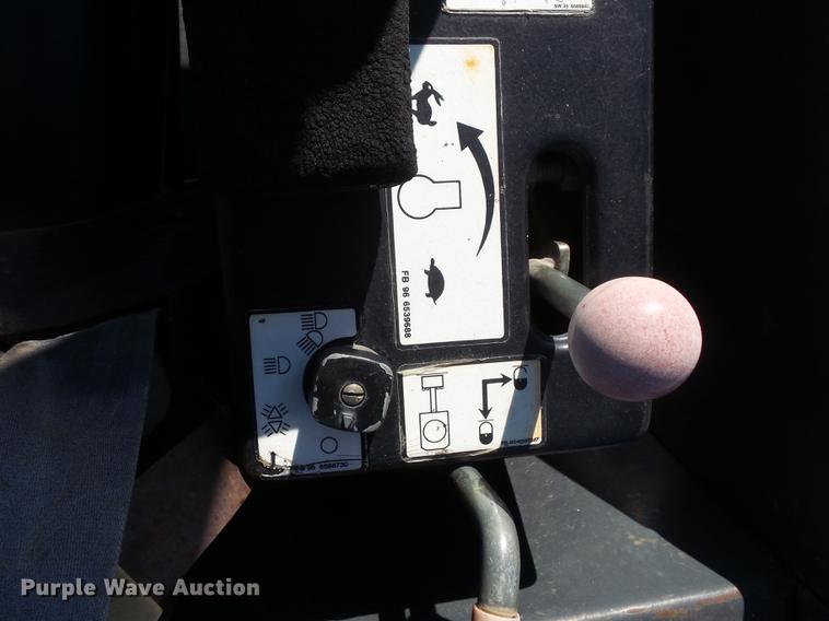 image for item DX9518 1996 Bobcat 325 mini excavator