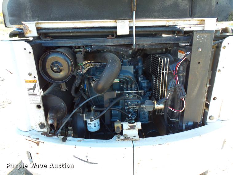 image for item DX9518 1996 Bobcat 325 mini excavator