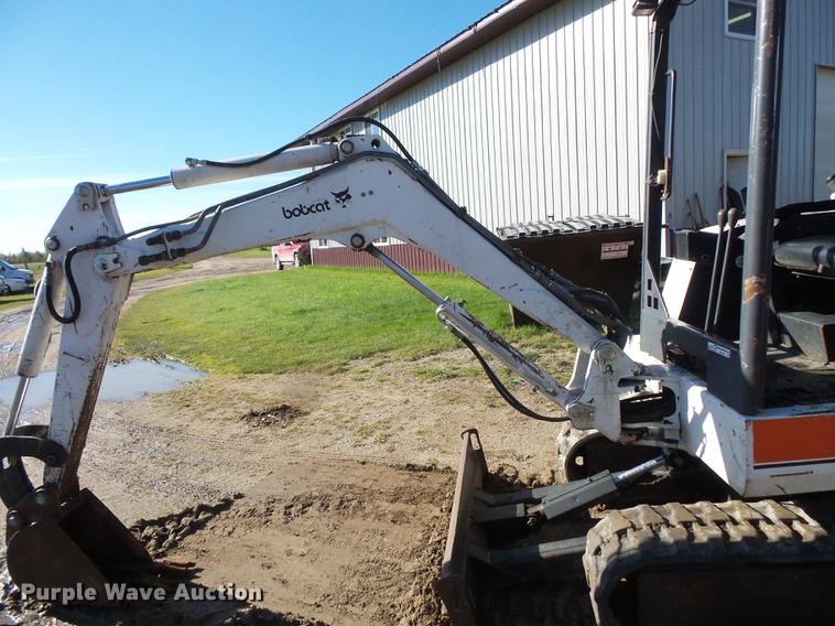 image for item DX9518 1996 Bobcat 325 mini excavator