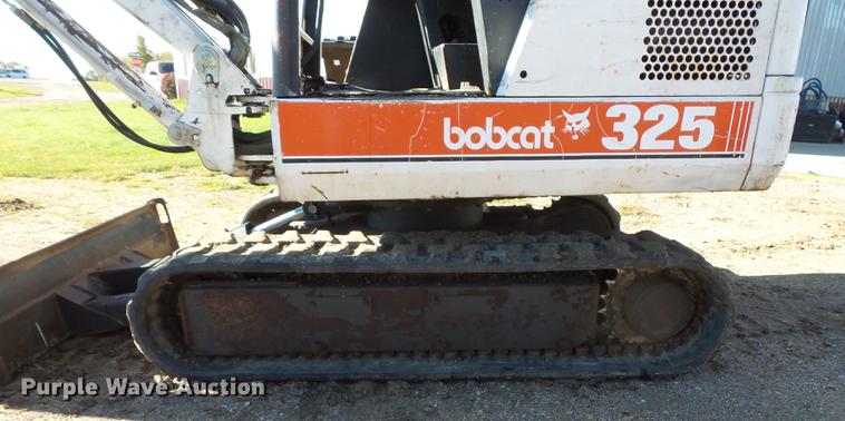 image for item DX9518 1996 Bobcat 325 mini excavator