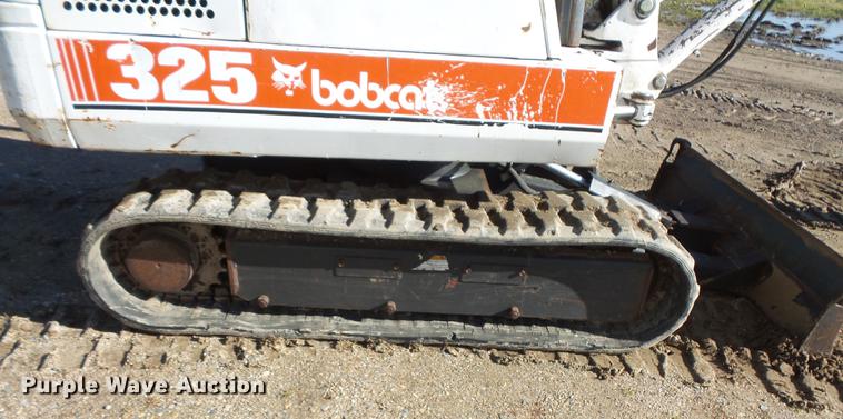 image for item DX9518 1996 Bobcat 325 mini excavator
