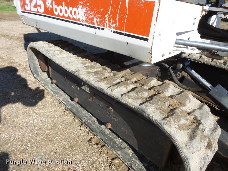 image for item DX9518 1996 Bobcat 325 mini excavator