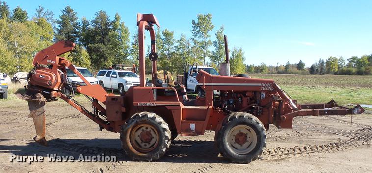 image for item DX9519 1996 Ditch Witch 8020T vibratory cable plow