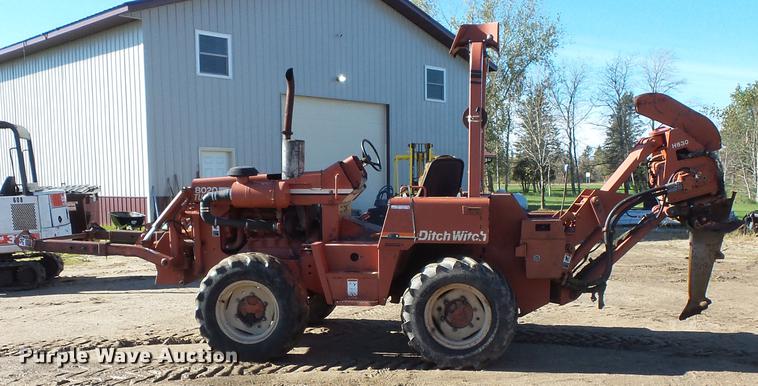 image for item DX9519 1996 Ditch Witch 8020T vibratory cable plow