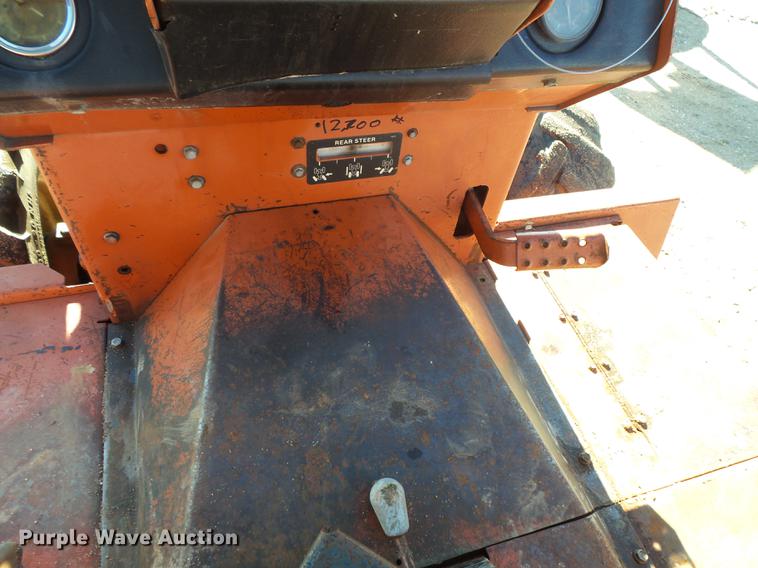 image for item DX9519 1996 Ditch Witch 8020T vibratory cable plow