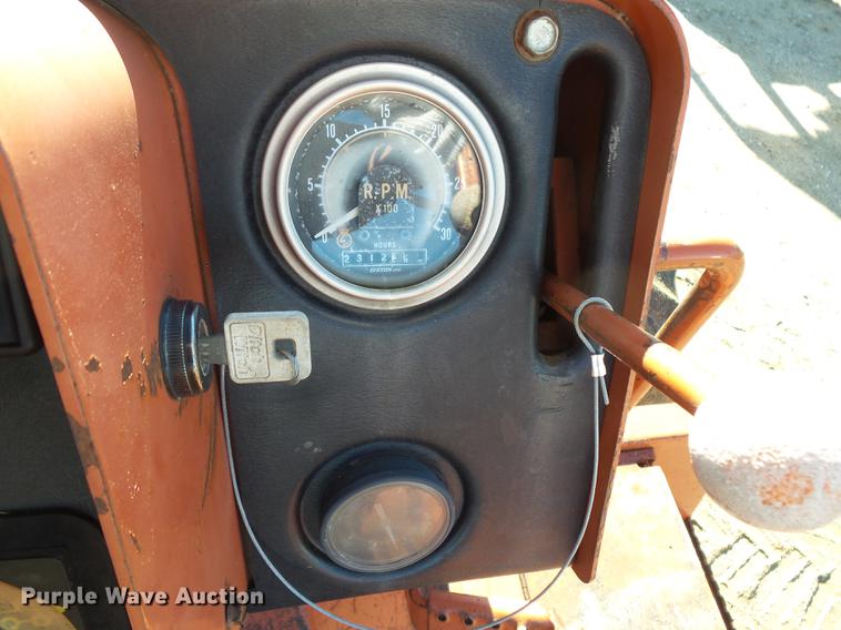 image for item DX9519 1996 Ditch Witch 8020T vibratory cable plow