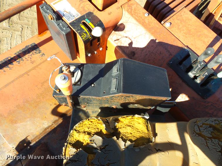 image for item DX9519 1996 Ditch Witch 8020T vibratory cable plow