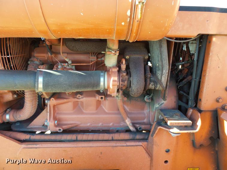 image for item DX9519 1996 Ditch Witch 8020T vibratory cable plow