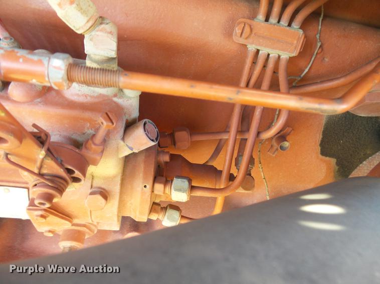 image for item DX9519 1996 Ditch Witch 8020T vibratory cable plow