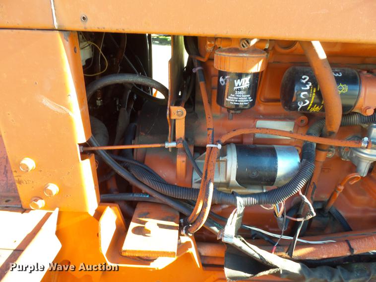 image for item DX9519 1996 Ditch Witch 8020T vibratory cable plow