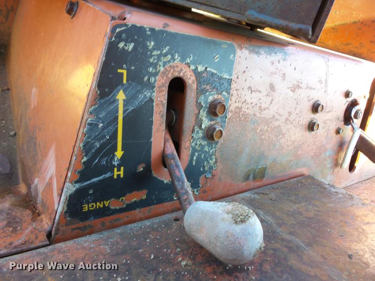 image for item DX9519 1996 Ditch Witch 8020T vibratory cable plow