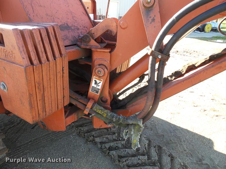 image for item DX9519 1996 Ditch Witch 8020T vibratory cable plow
