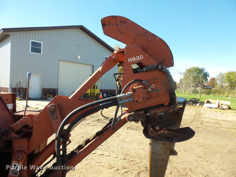 image for item DX9519 1996 Ditch Witch 8020T vibratory cable plow