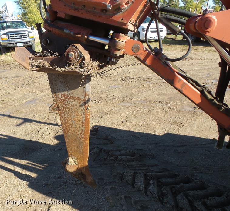 image for item DX9519 1996 Ditch Witch 8020T vibratory cable plow