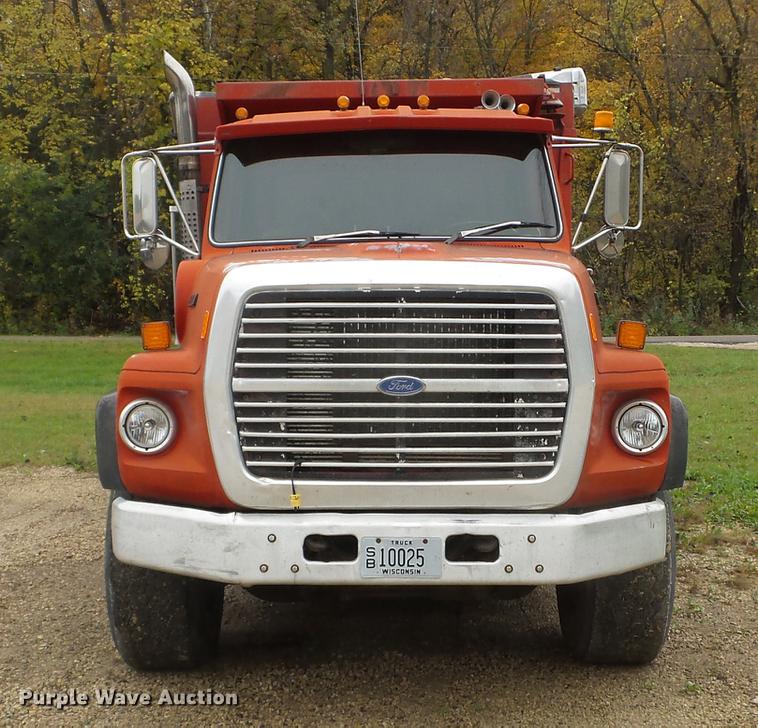 image for item DX9523 1992 Ford L9000 dump truck