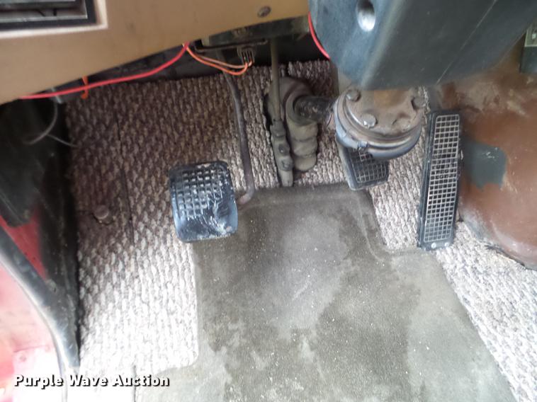 image for item DX9523 1992 Ford L9000 dump truck