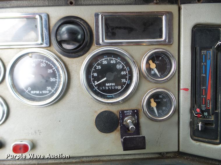 image for item DX9523 1992 Ford L9000 dump truck